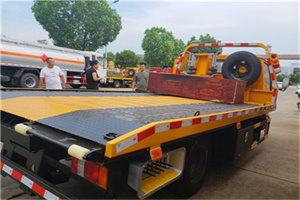 伊犁附近拖车电话号码服务